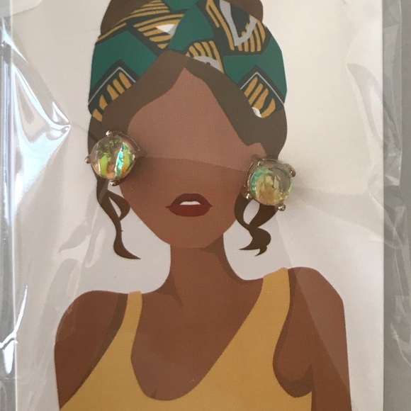 Earring Studs Iredecent Greens and Golds on Beautiful woman diversity Card - Picture 1 of 2
